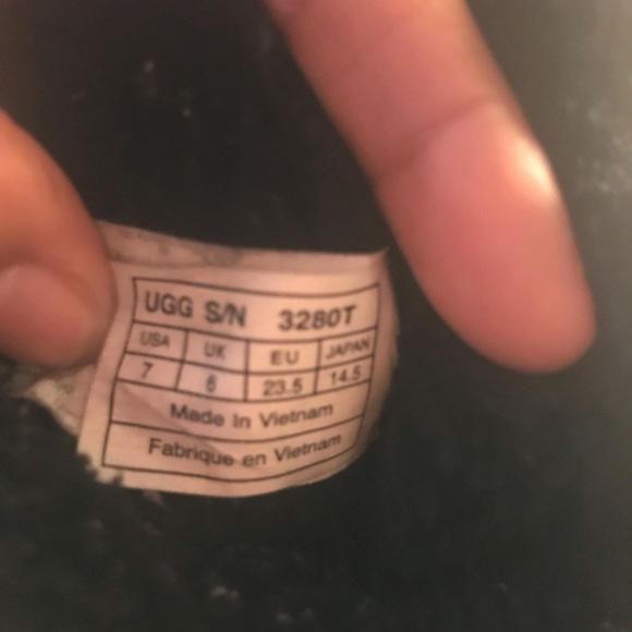 Little girl black ugg boots - Picture 2 of 6